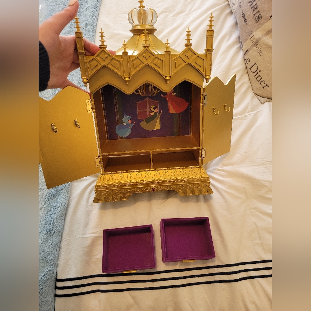 Ashley Taylor Sleeping Beauty Jewelry Box- Disney Parks Exclusive - Picture 10 of 11